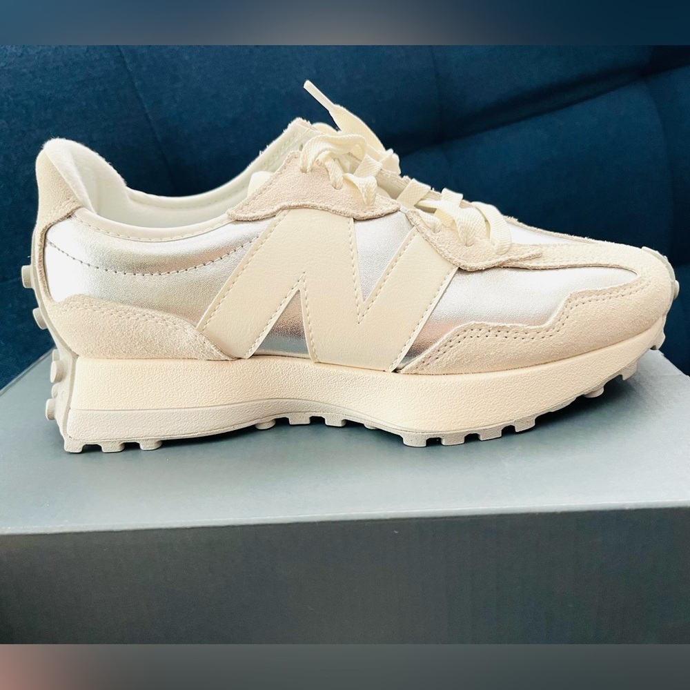 New Balance 327 Casual Women Sneakers Shoes Athletic Silver White ⚡️size 9 ⚡️ - Picture 5 of 10